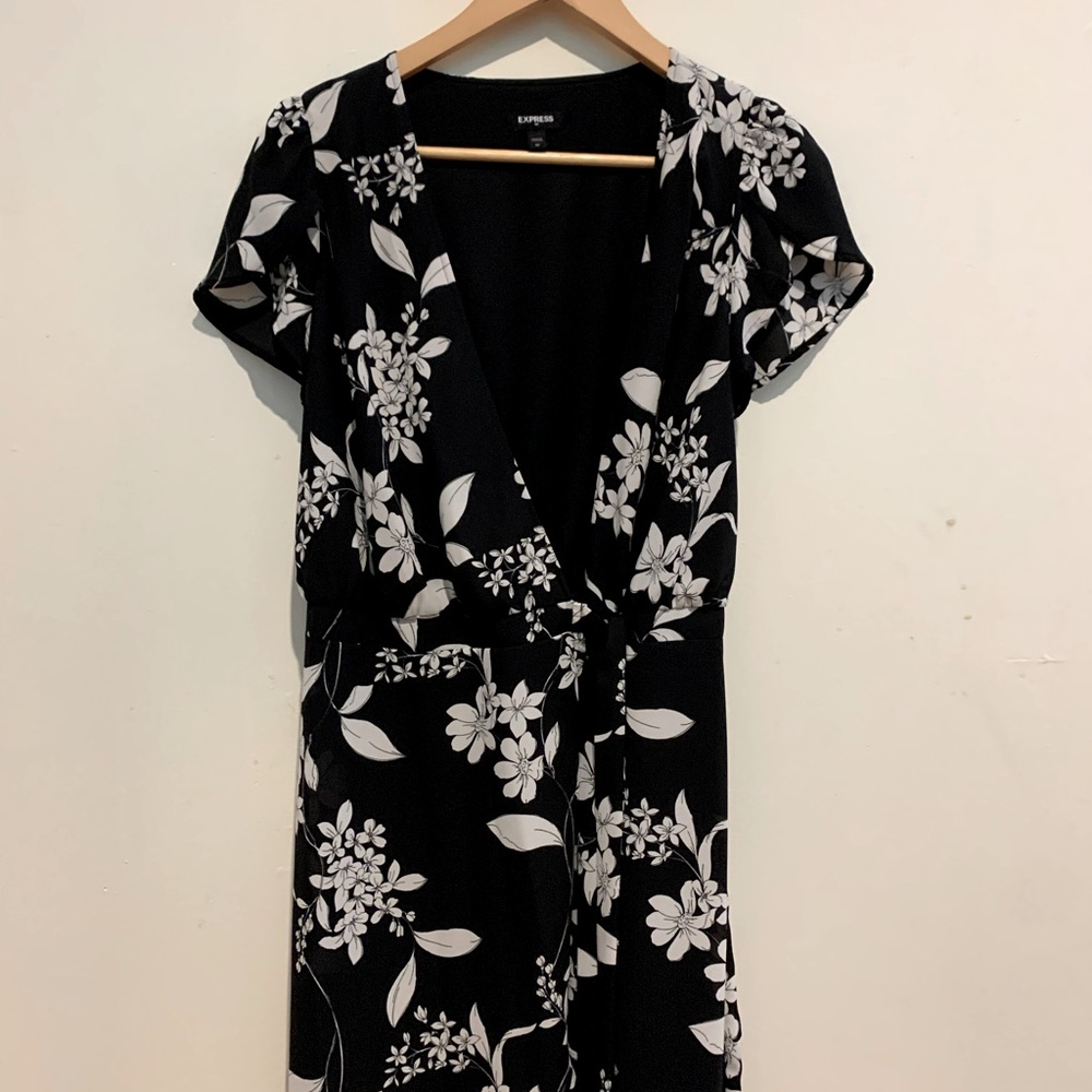Express black and white floral wrap dress
